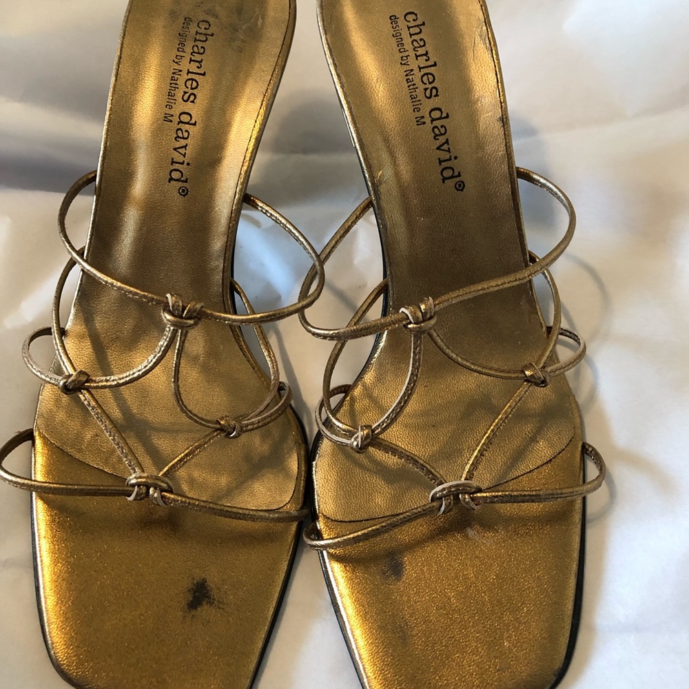 Gold strapless sandal